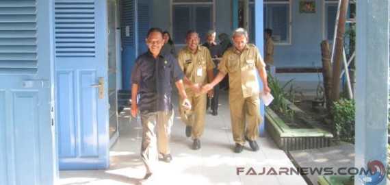 Komisi C DPRD Kota Cirebon Tinjau UN Hari Kedua