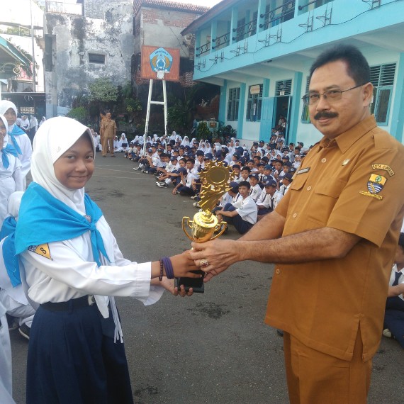 PROGRAM PENGUATAN PENDIDIKAN KARAKTER DI SMP NEGERI 15 KOTA CIREBON