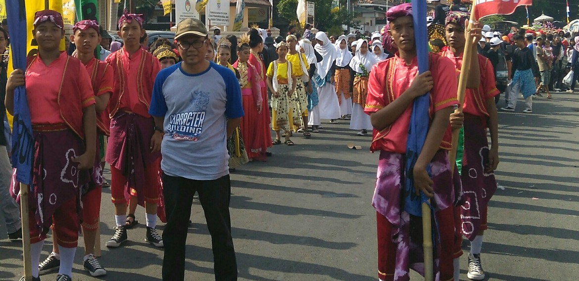 Nadran ( Sedekah laut )