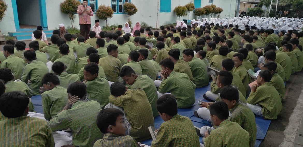Istighosah ( Dzikir dan Doa bersama)