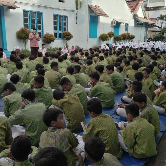 Istighosah ( Dzikir dan Doa bersama)
